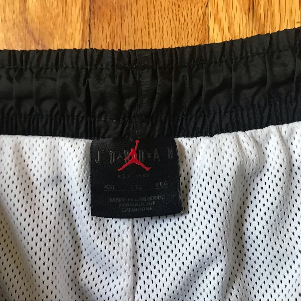 Jordan Black White Woven Shorts XXL
